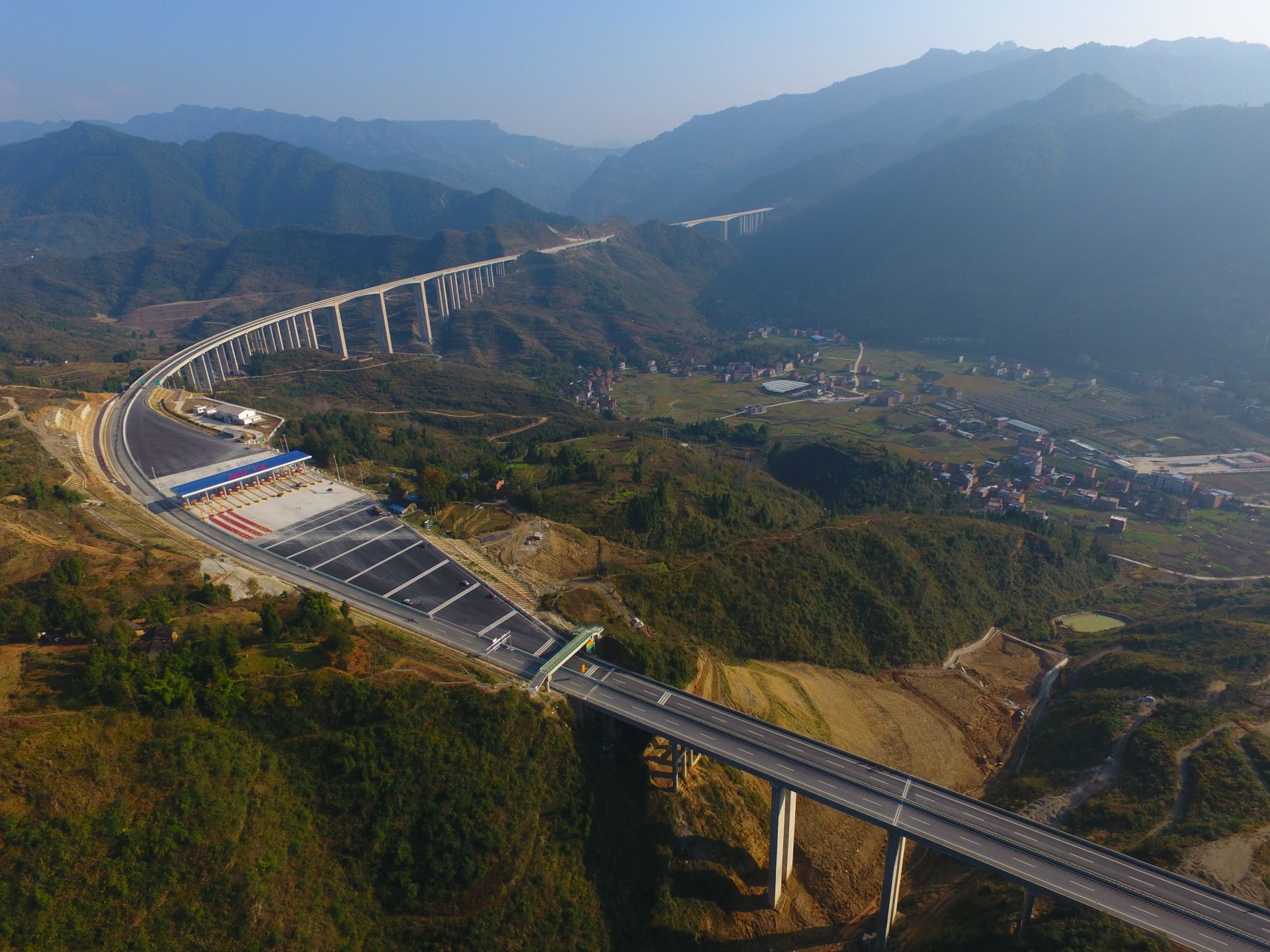 16.万利高速龙驹特大桥.jpg