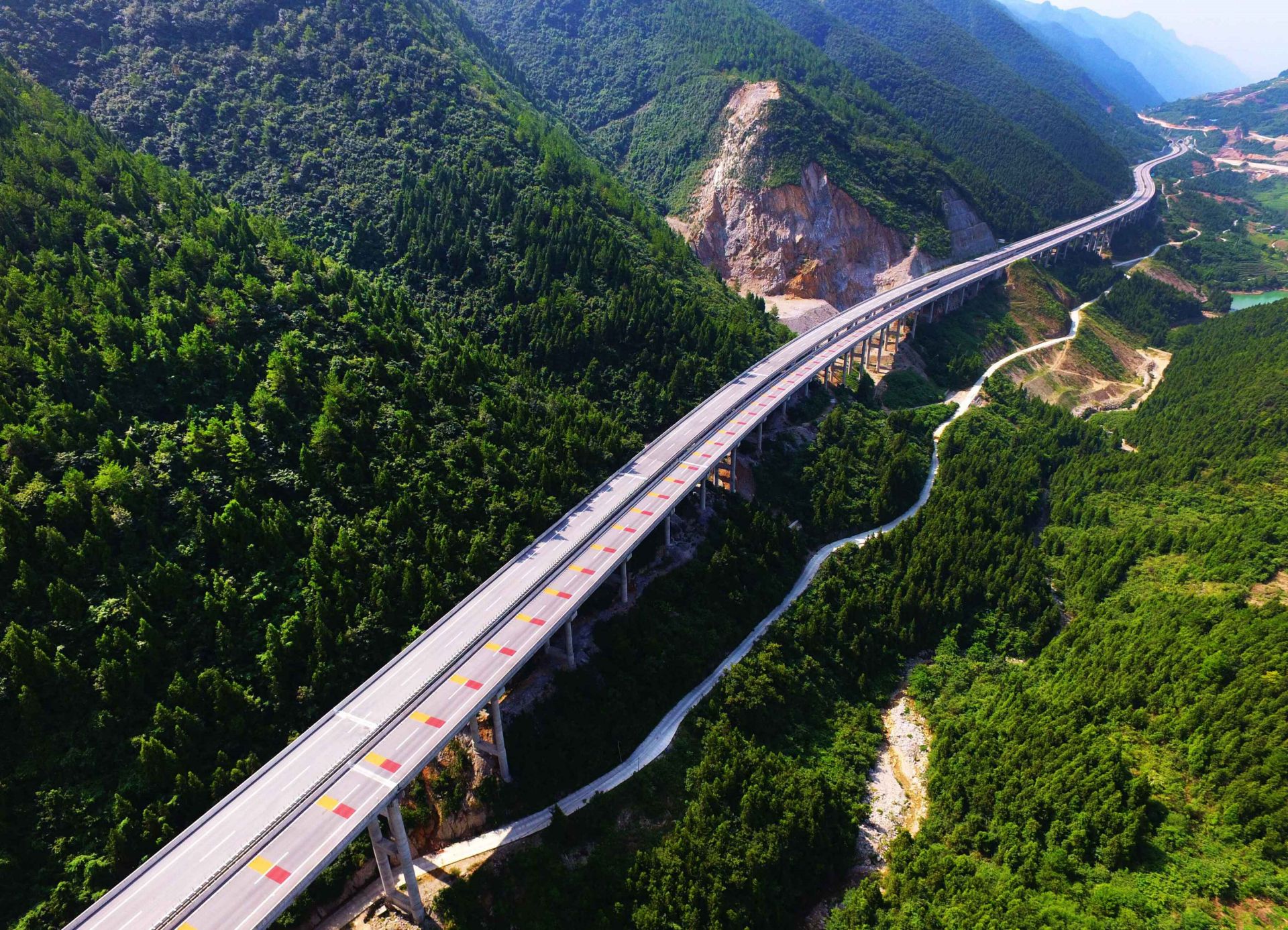 17.万州高速路.jpg